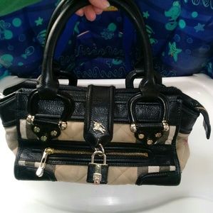Beautiful Burberry handbag with lock & key